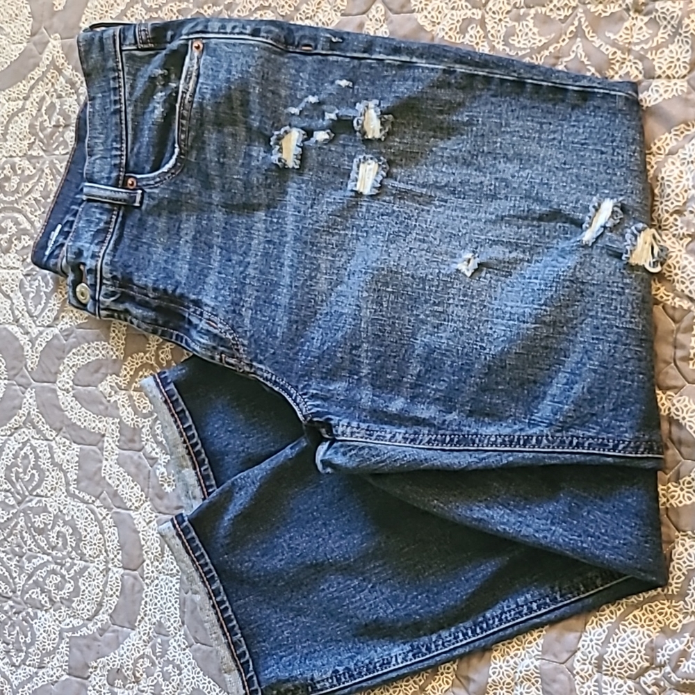 Old Navy Boyfriend cropped mid-rise women's jeans sz. 12